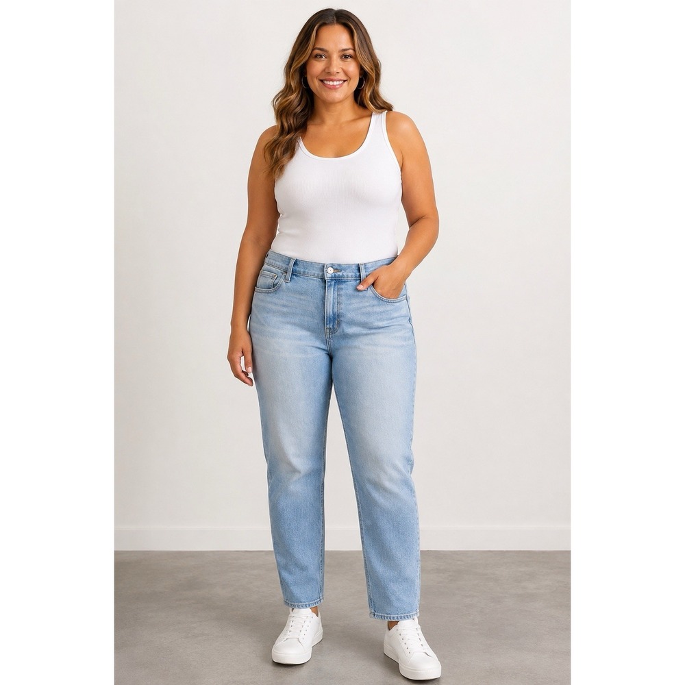 Old Navy WOW Boyfriend Jeans Women's 12 Mid Rise Light Wash Stretch Denim